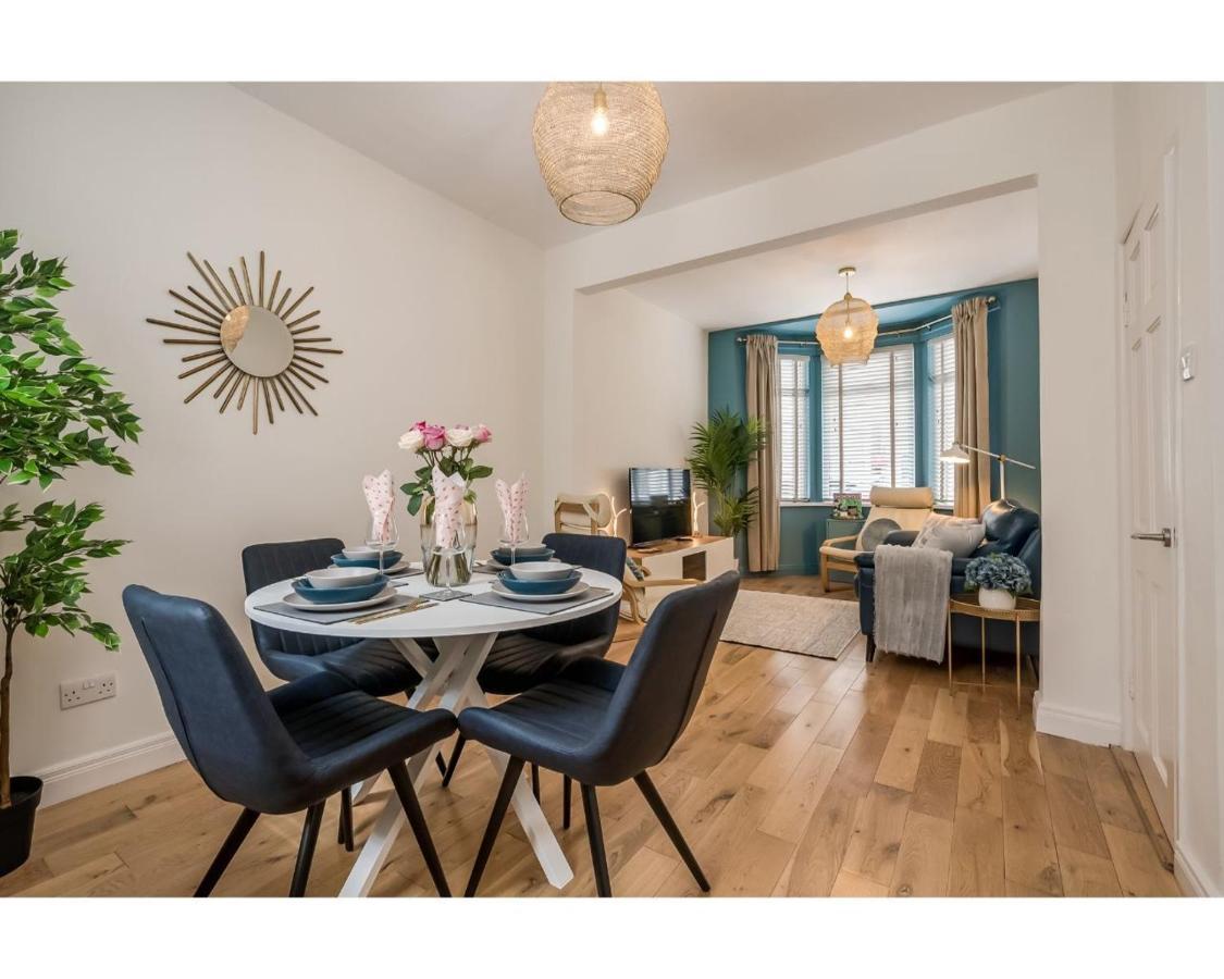 Central Belfast Apartments Chic Luxe R&R Εξωτερικό φωτογραφία