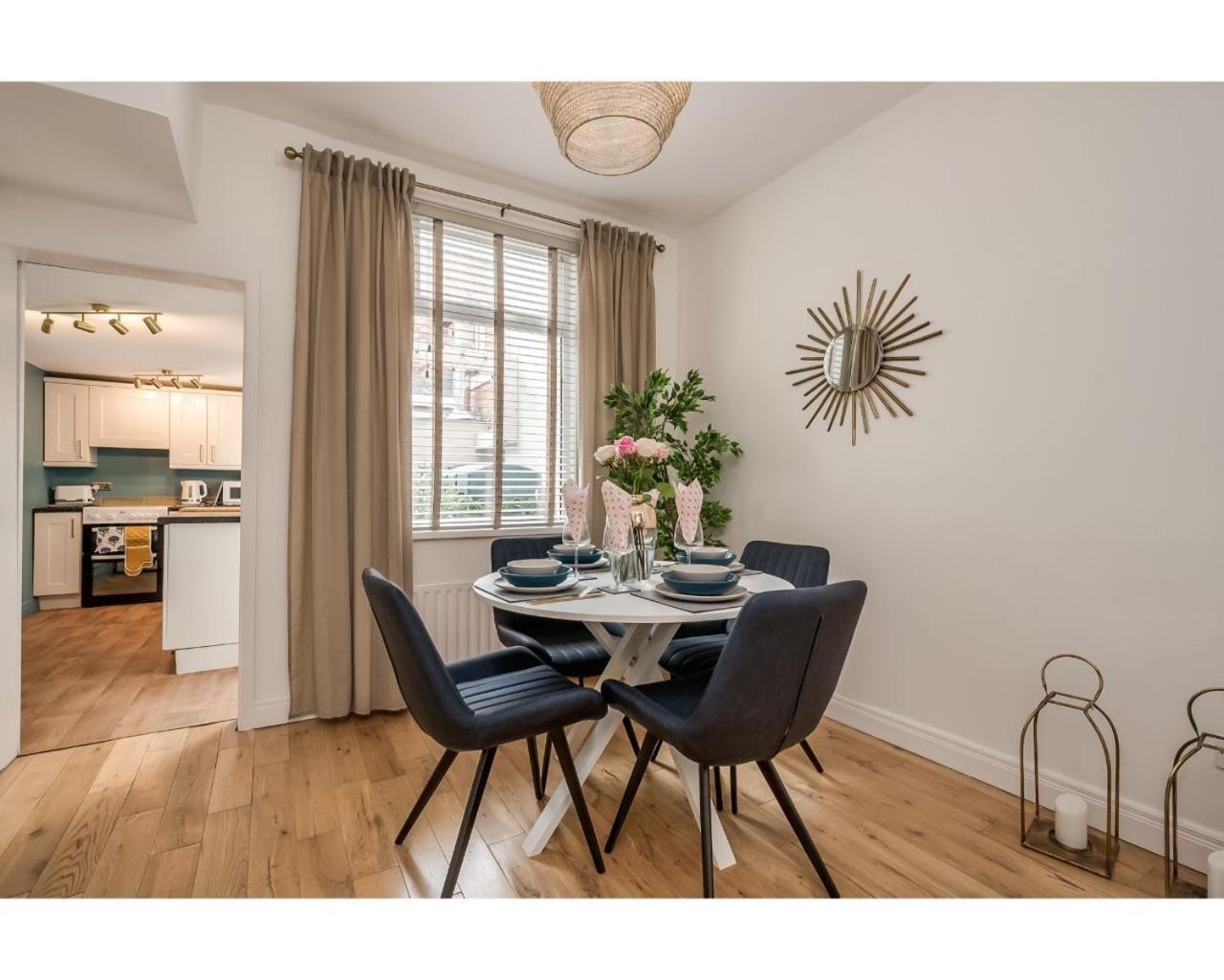Central Belfast Apartments Chic Luxe R&R Εξωτερικό φωτογραφία