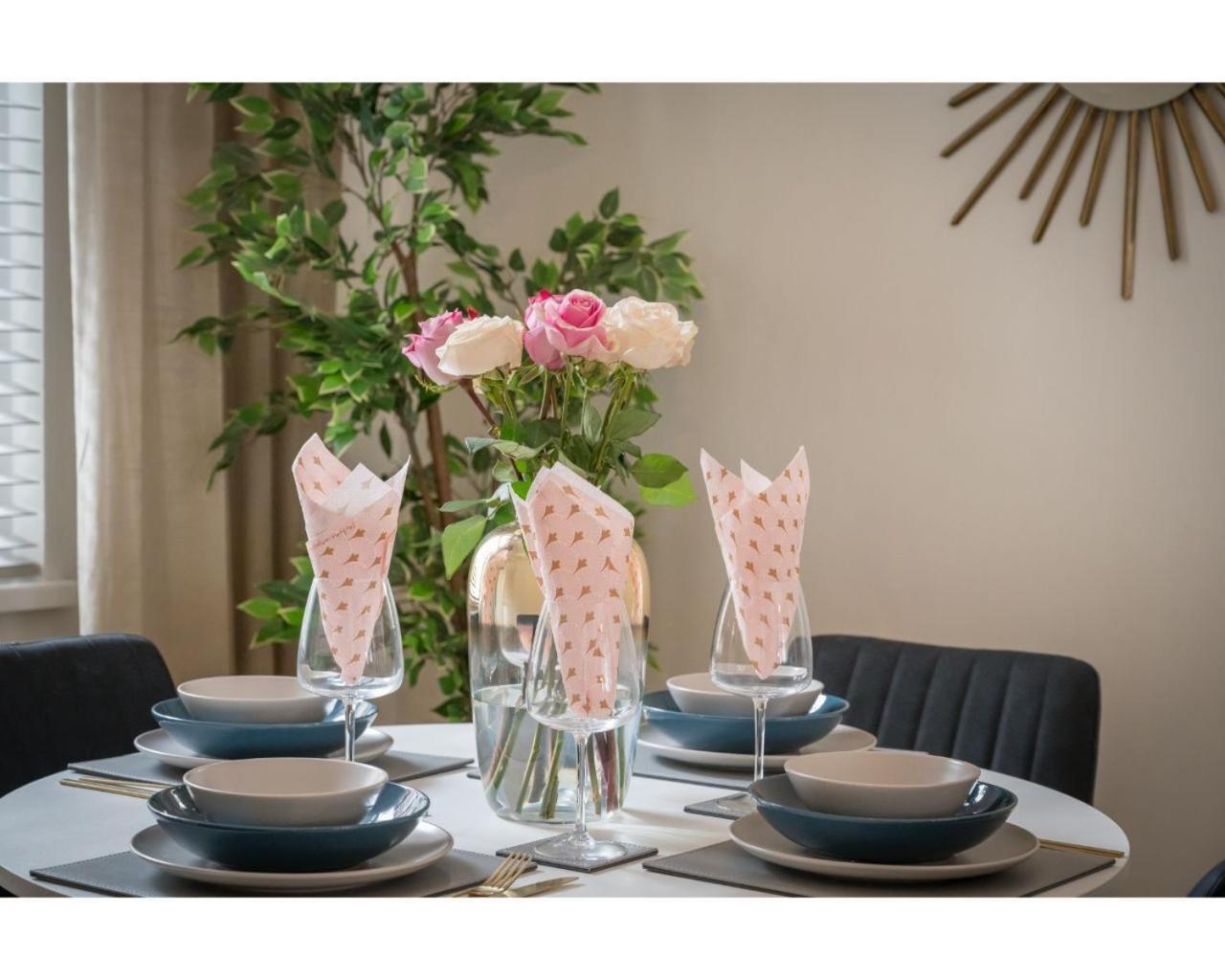 Central Belfast Apartments Chic Luxe R&R Εξωτερικό φωτογραφία