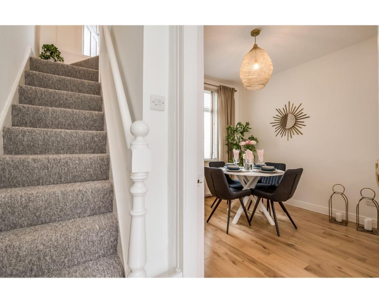 Central Belfast Apartments Chic Luxe R&R Εξωτερικό φωτογραφία